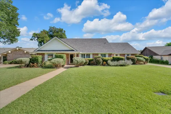 4412 Fiesta Circle E, Fort Worth, TX 76133