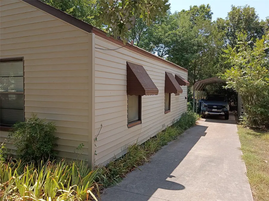 3132 Purington Avenue, Fort Worth, TX 76103 - #3