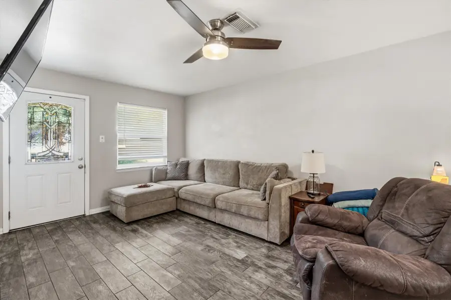 128 Lynn Drive, Azle, TX 76020 - #3
