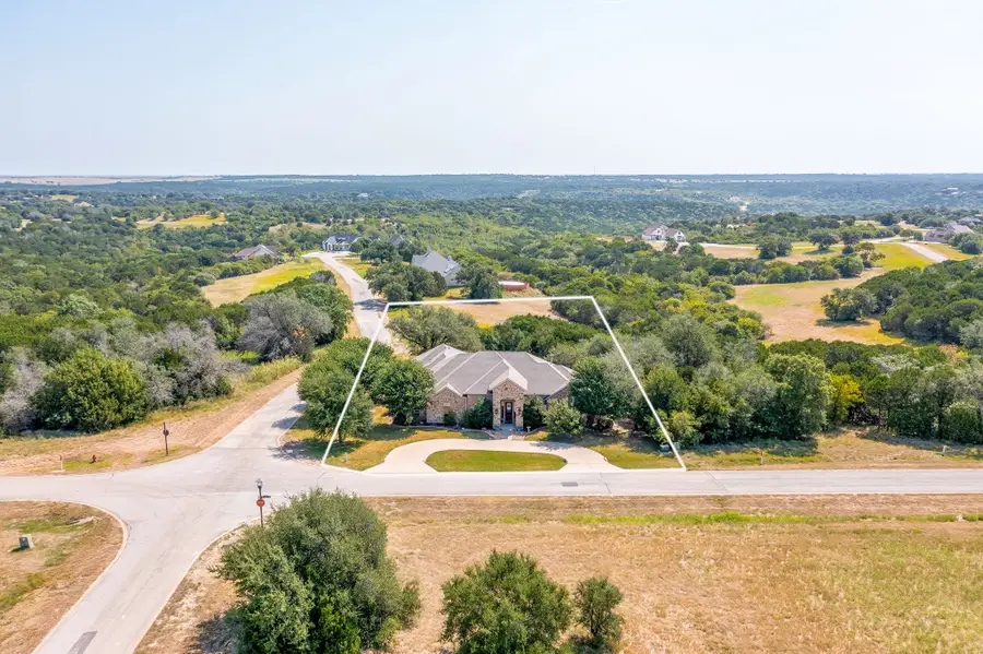 8401 Fullerton Drive, Cleburne, TX 76033 - #2