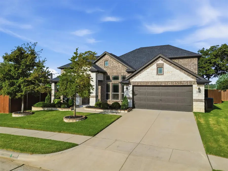 1041 Legacy Oaks, Joshua, TX 76058 - #2