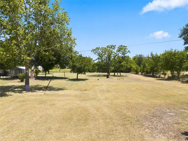 000 Ave M Avenue, Crawford, TX 76638