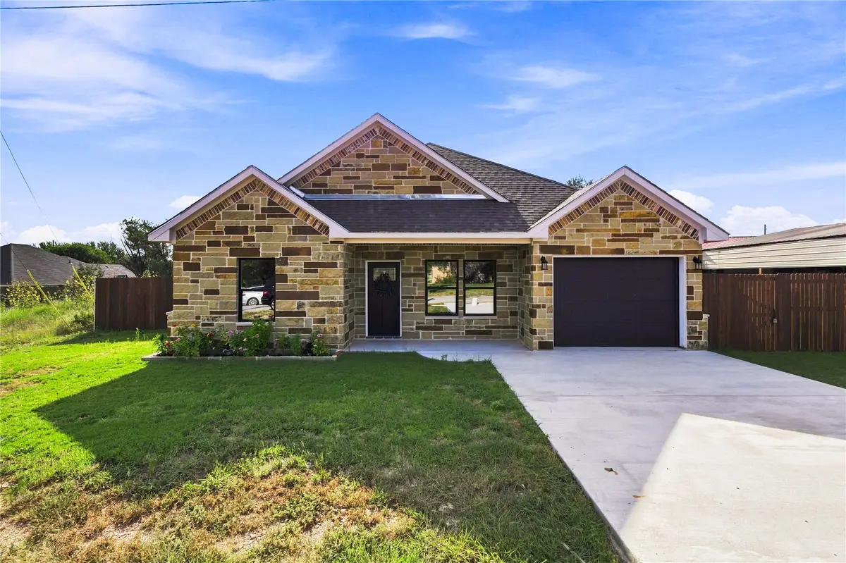 2515 Coyote Trail, Granbury, TX 76048 - #1