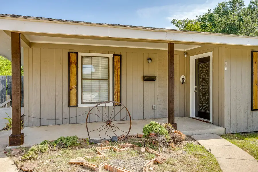 204 W Northern Avenue, Saginaw, TX 76179 - #3