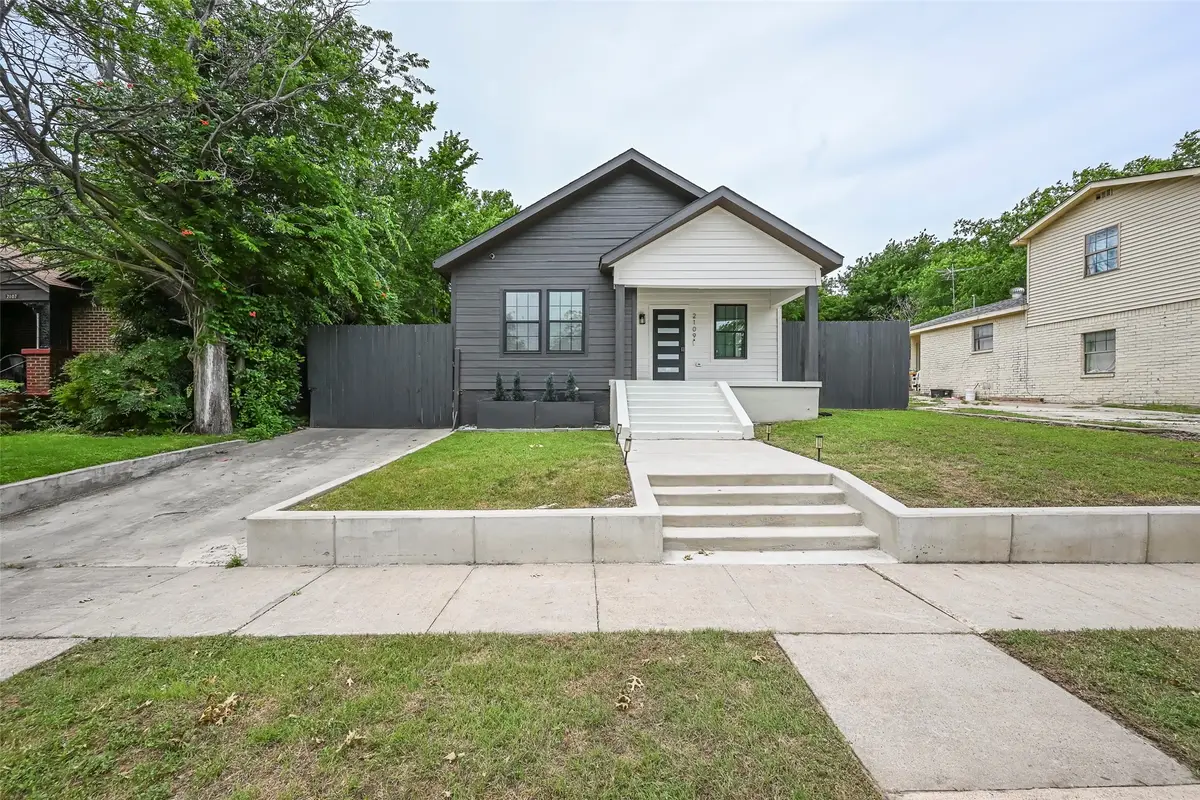 2109 Gould Avenue, Fort Worth, TX 76164 - #1