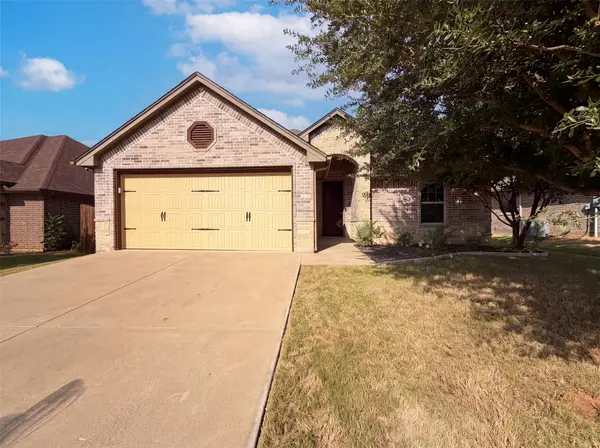 120 Donna Circle, Granbury, TX 76049