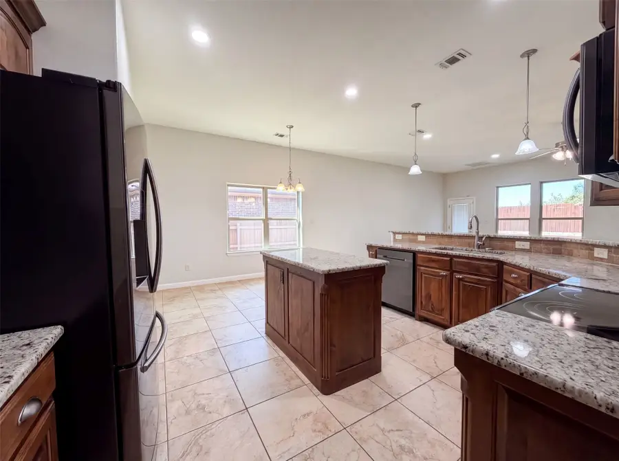 120 Donna Circle, Granbury, TX 76049 - #2