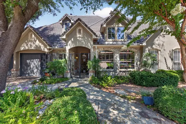 6900 Baltusrol Road, Fort Worth, TX 76132