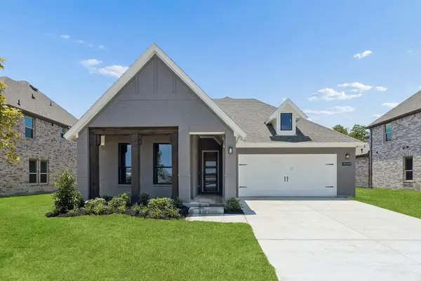 1009 Goldenrod Drive, Justin, TX 76247