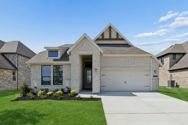 1013 Goldenrod Drive, Justin, TX 76247