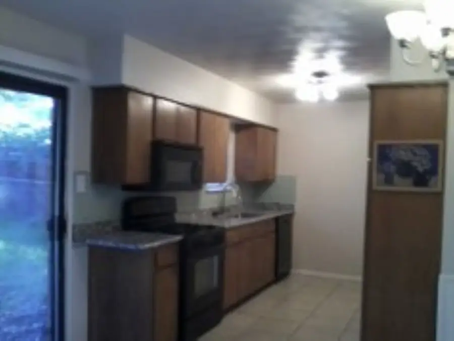 84 Ravenswood Drive, Bedford, TX 76022 - #2