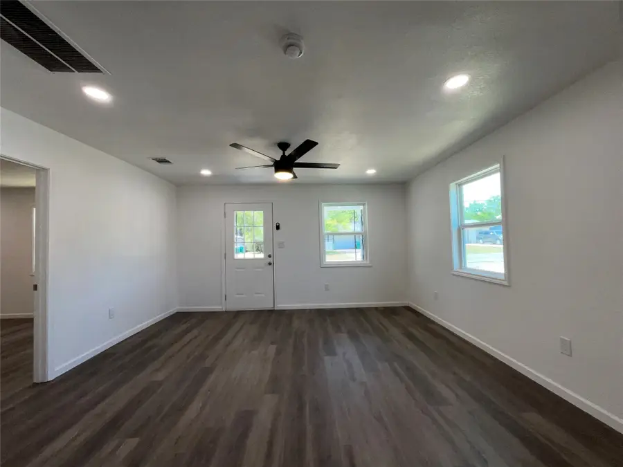 211 Ramsey Street, Cedar Hill, TX 75104 - #3