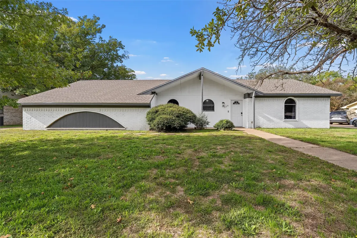 129 Texas Avenue, Hewitt, TX 76643 - #1