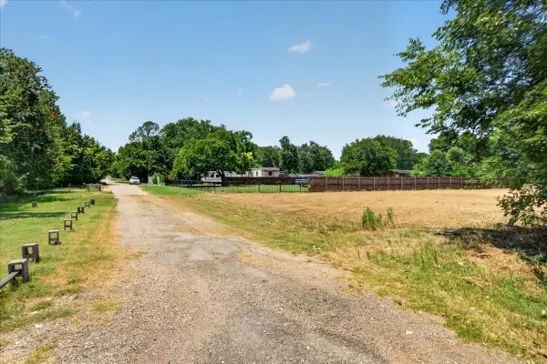 1306 Ranch Road, Grand Prairie, TX 75052