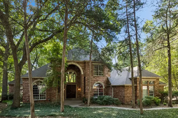 908 Trailwood Court, Cedar Hill, TX 75104