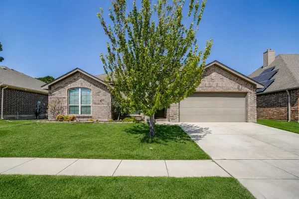 213 Marina Drive, Azle, TX 76020