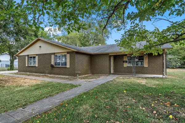 218 N Calhoun Street, Groesbeck, TX 76642