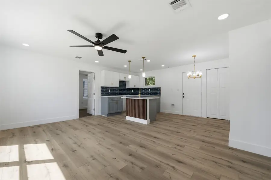 905 E Shaw Street, Fort Worth, TX 76110 - #2