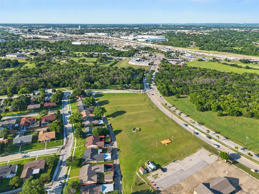 1011 N Peachtree Road, Mesquite, TX 75149 - #2
