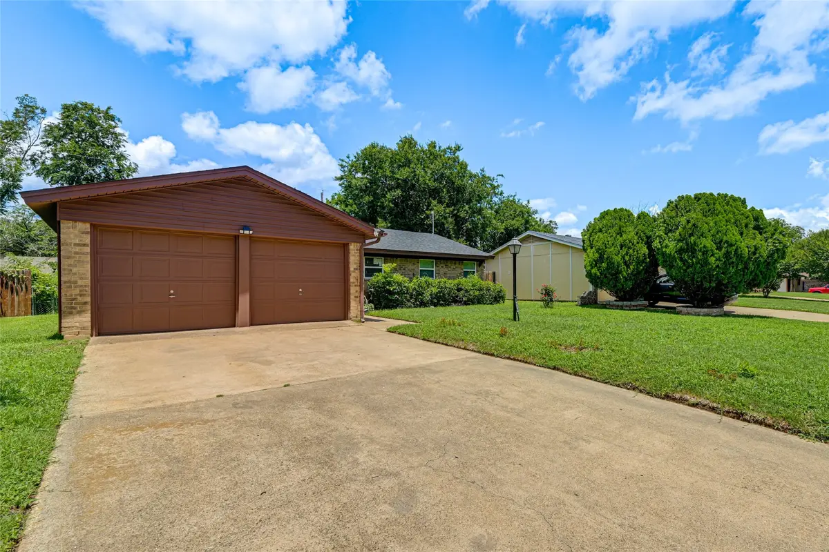 2009 Meadow Glen, Irving, TX 75060 - #1