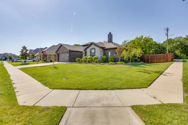 1533 Grassy Meadows Drive, Burleson, TX 76058