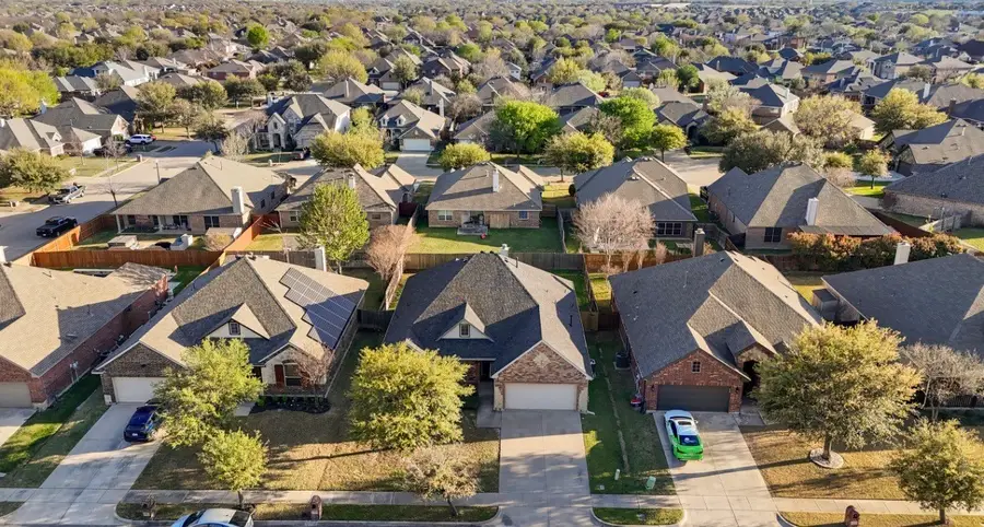 565 Griffith Drive, Saginaw, TX 76179 - #2