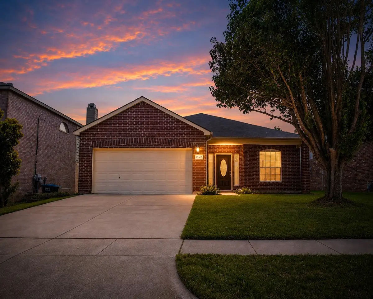 12652 Oakwood Circle, Fort Worth, TX 76040 - #1
