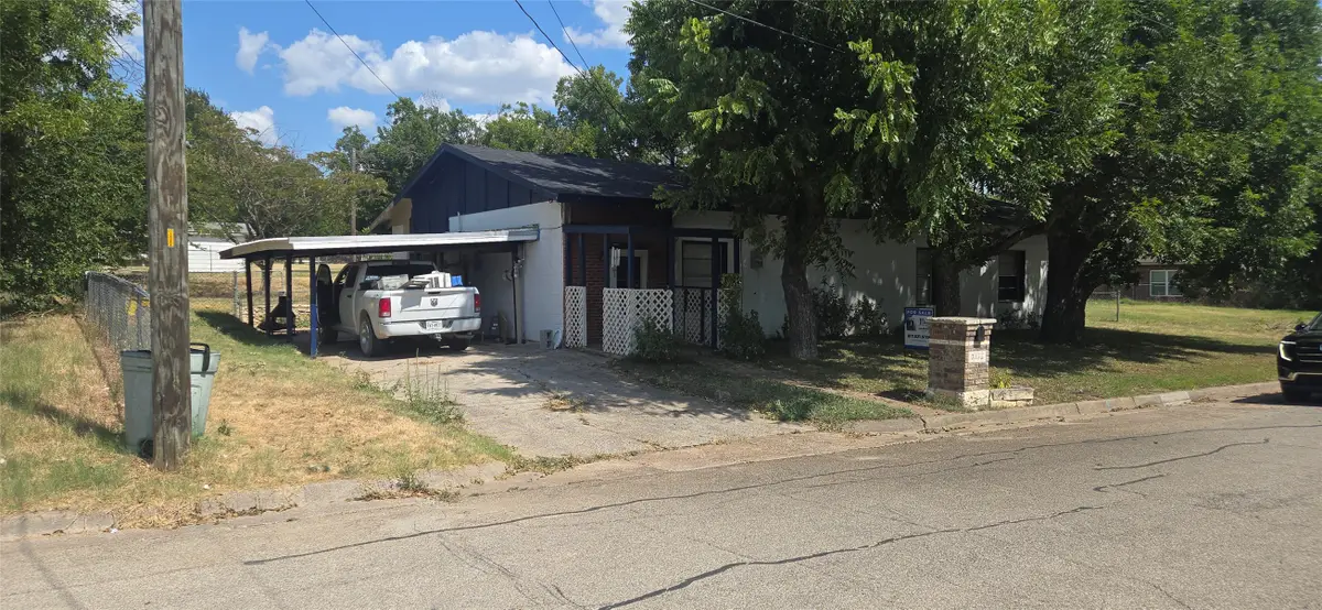 1512 N Elm Street, Weatherford, TX 76086 - #1