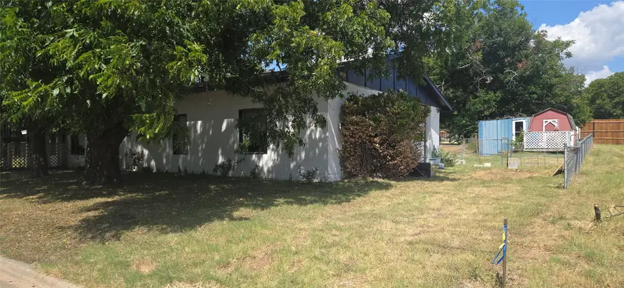 1512 N Elm Street, Weatherford, TX 76086 - #2