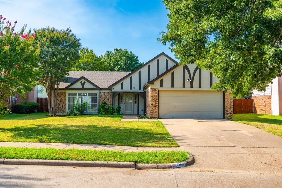 404 Spencer Circle, Grand Prairie, TX 75052 - #2