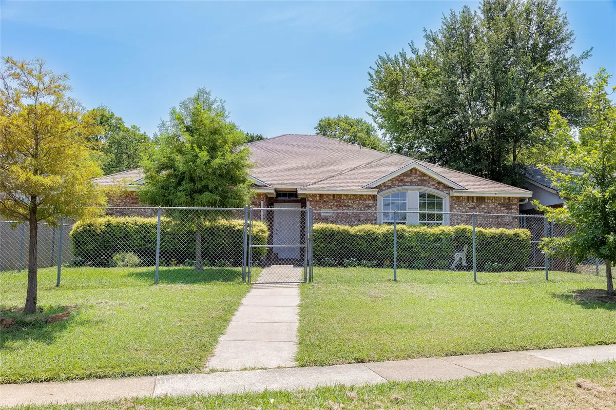 1304 W Mitchell Street, Arlington, TX 76013 - #1