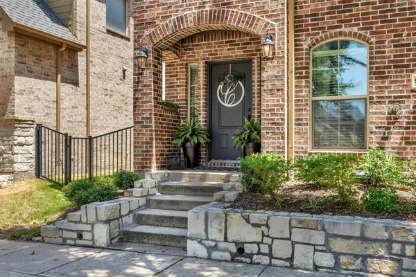 5646 Grosseto Drive, Frisco, TX 75034