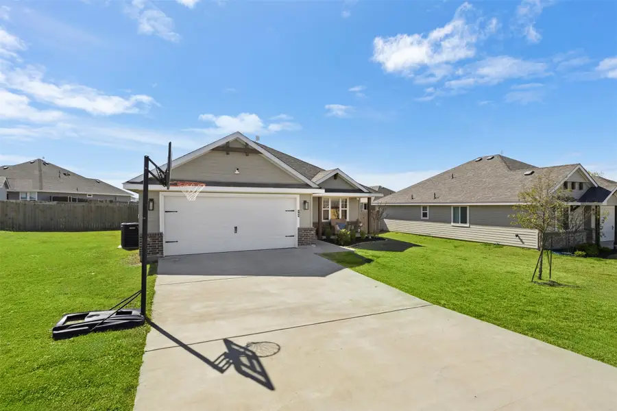 103 Olivia Street, Hillsboro, TX 76645 - #2