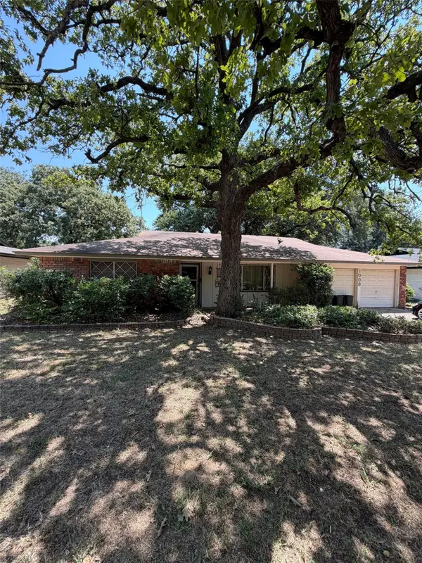 1008 Keith Drive, Hurst, TX 76053