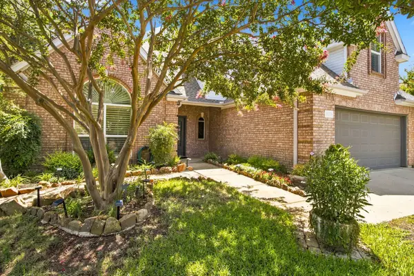 2620 Heather Brook Court, Bedford, TX 76021