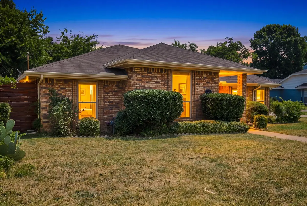 135 Meadow Ridge Drive, Cedar Hill, TX 75104 - #1