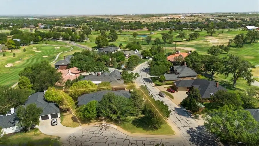 2 Sutton Place, Amarillo, TX 79124 - #3