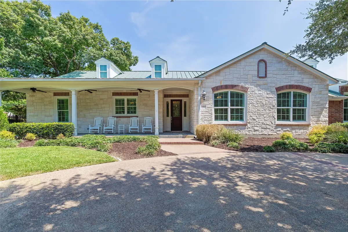 2707 Farmers Branch Lane, Farmers Branch, TX 75234 - #1