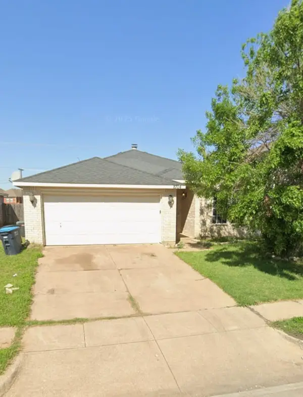 8704 Hunters Creek Drive, Fort Worth, TX 76123