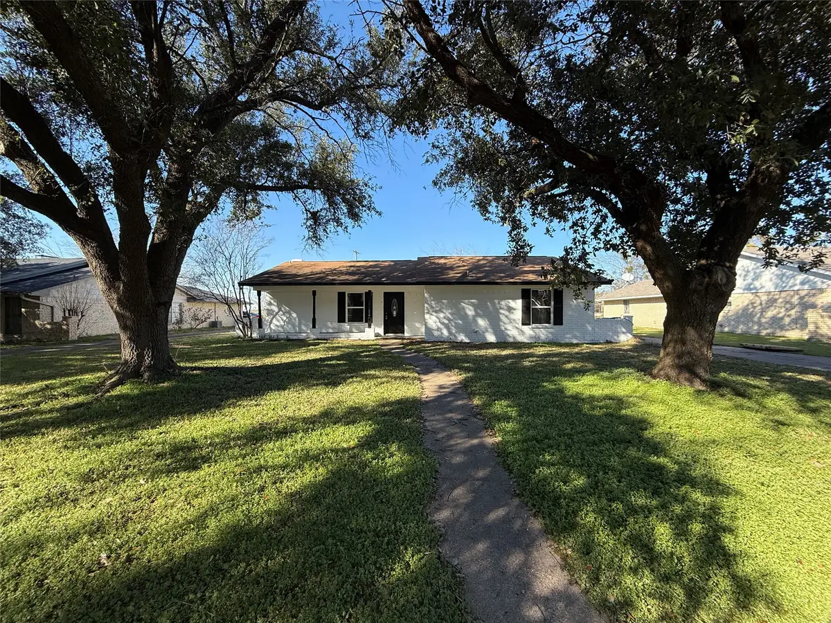 106 W Jeter Street, Mabank, TX 75147 - #1