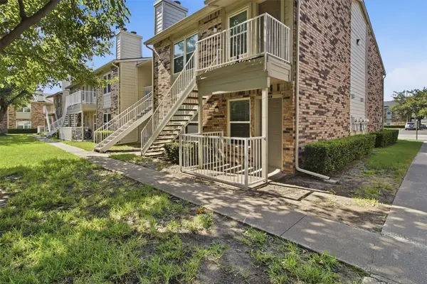 2200 E Trinity Mills Road #209, Carrollton, TX 75006
