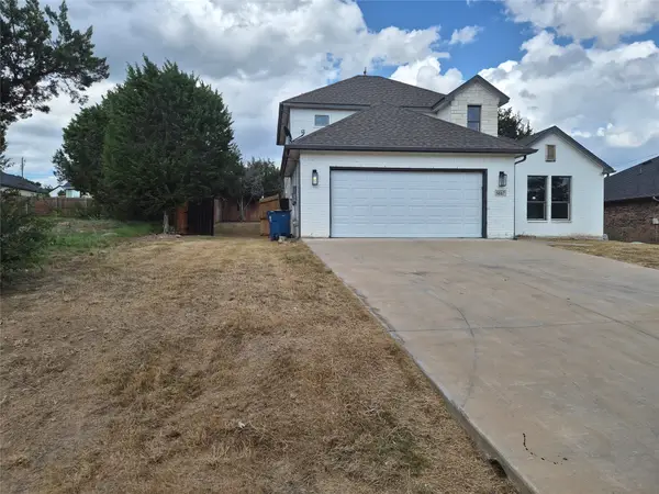 5817 Stonegate Circle, Granbury, TX 76048