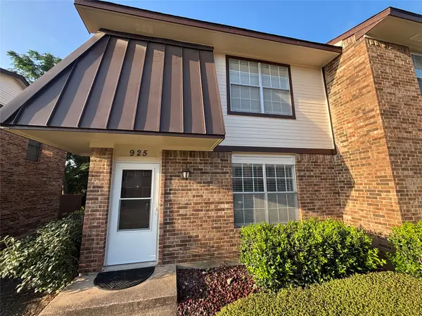 925 Cedar Terrace, Cedar Hill, TX 75104