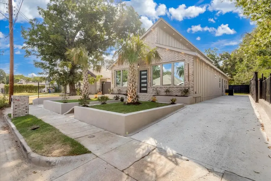 2726 Carpenter Avenue, Dallas, TX 75215 - #2