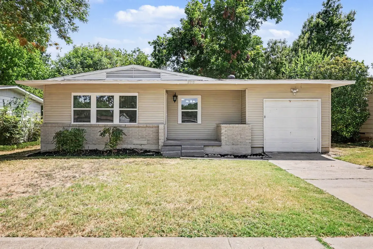 2010 Glenhaven Street, Arlington, TX 76010 - #1