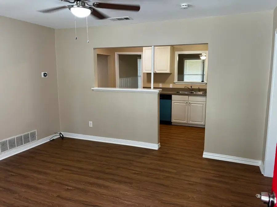 319 E Holley Street, Mesquite, TX 75149 - #2