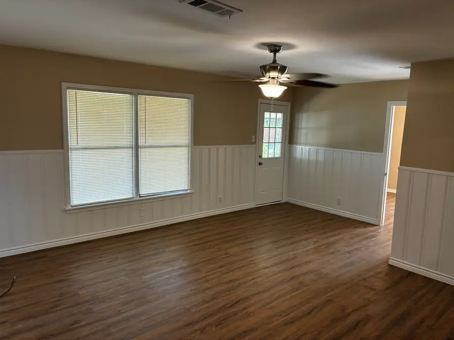 319 E Holley Street, Mesquite, TX 75149 - #3