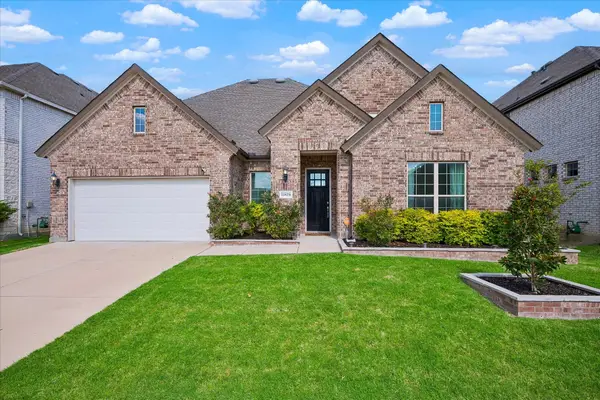 11828 Prudence Drive, Fort Worth, TX 76052
