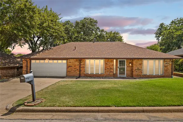5710 Valley Ridge Court, Arlington, TX 76017