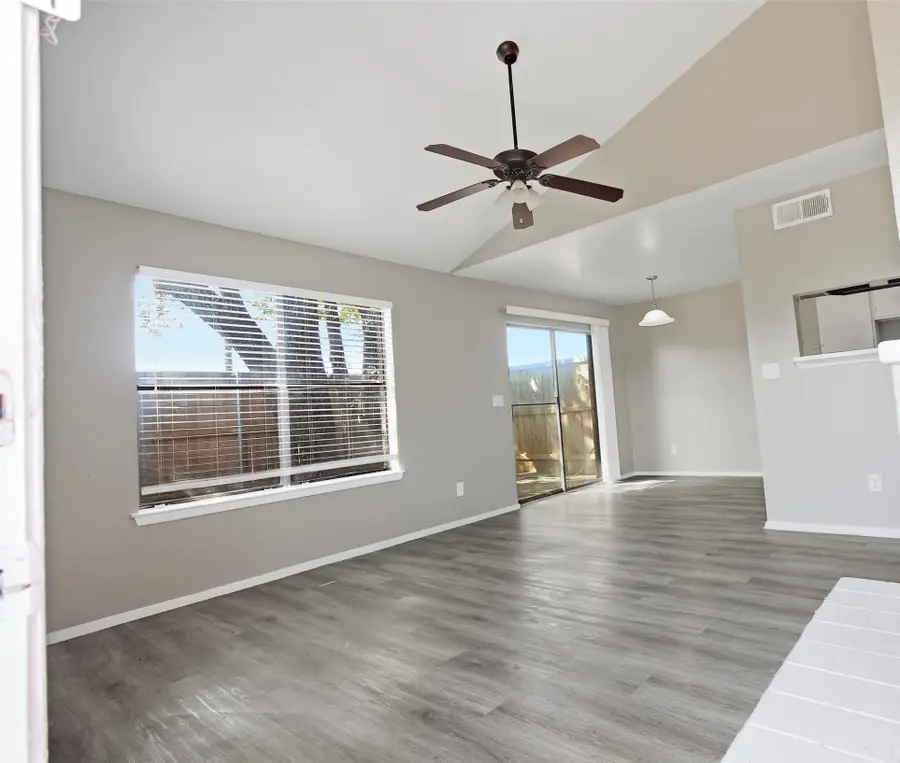 1122 Millview #2704, Arlington, TX 76012 - #2